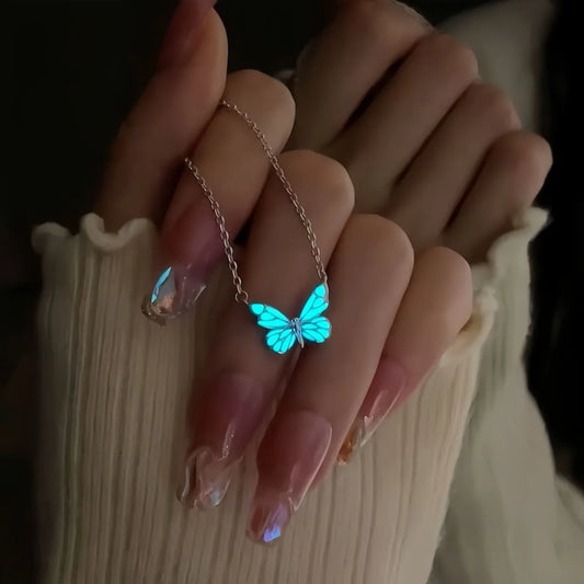 Luminous Butterfly Necklace – Elegant Glow-in-the-Dark Jewelry Gift